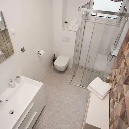 Luxury Marjan - White Apartment