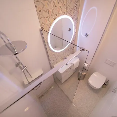 Apartment Luxury Marjan - White Split